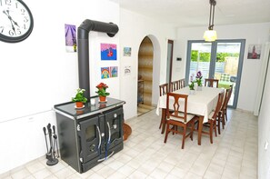 Family House (with heated Pool) | Living area | Flat-screen TV - Kuntrada 45 with heated pool and kids pool (Fazana)