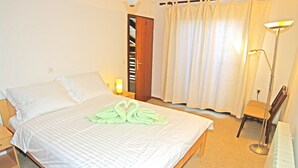 Rumah Keluarga (with heated Pool) | 1 kamar tidur, Wi-Fi gratis, dan seprai linen