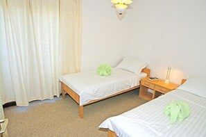 1 bedroom, free WiFi, bed sheets - Kuntrada 45 with heated pool and kids pool (Fazana)