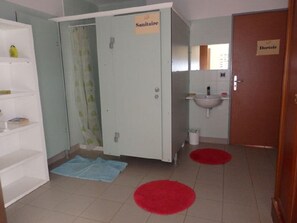 Tent | Bathroom | Shower - Camping Les Eysserennes (Savournon)