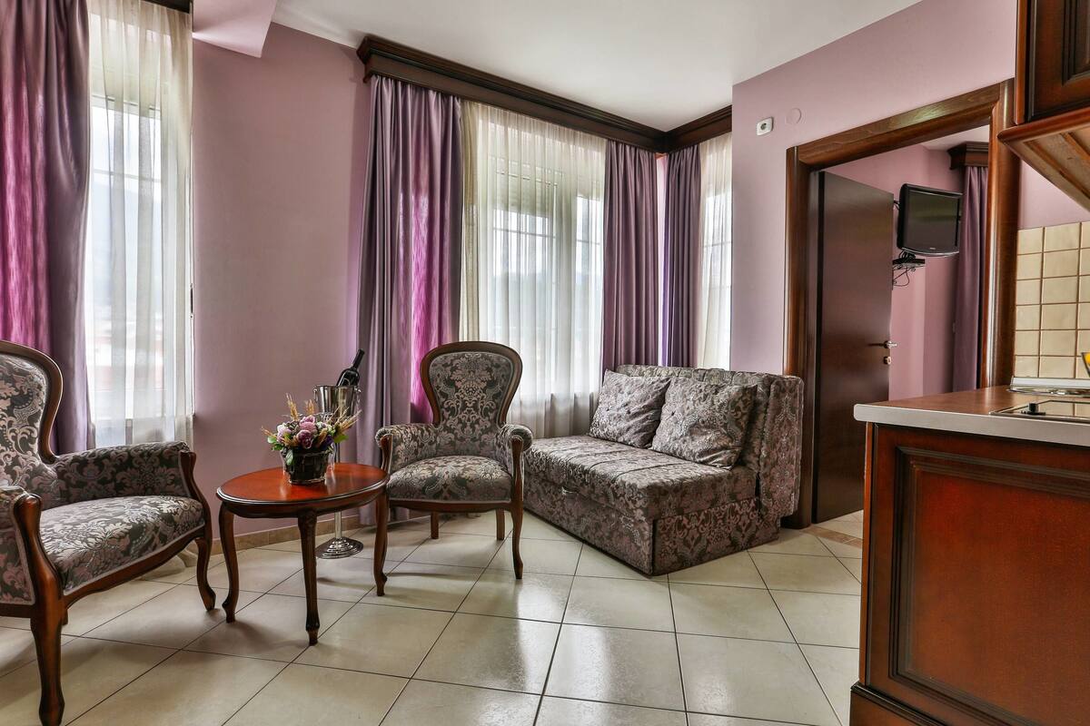 Apartment, 1 Bedroom | Premium bedding, in-room safe, desk, WiFi (free)
