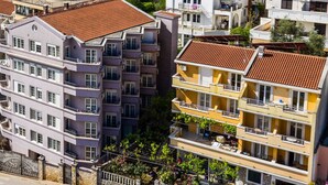 Front of property - Vila Imperija (Budva)