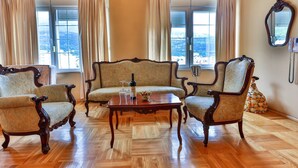 Deluxe Apartment | Premium bedding, in-room safe, desk, WiFi (free) - Vila Imperija (Budva)
