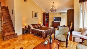 Deluxe Apartment | Premium bedding, in-room safe, desk, WiFi (free) - Vila Imperija (Budva)