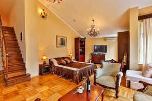 Deluxe Apartment | Premium bedding, in-room safe, desk, free WiFi - Vila Imperija (Budva)