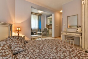 Estudi Elite | Roba de llit d'alta qualitat, caixa forta a l'habitació i escriptori 