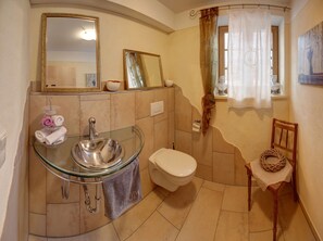 Shower, free toiletries, hair dryer, bathrobes