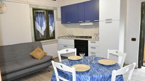 Leilighet, 1 soverom | Spiseområde på rommet