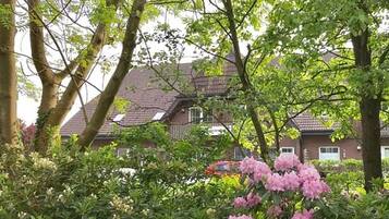 Mặt tiền nơi lưu trú