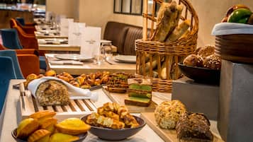 Tägliches inbegriffenes Frühstücksbuffet