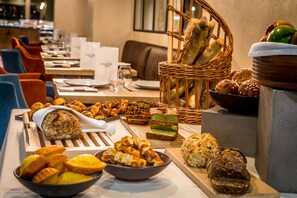 Petit déjeuner buffet compris tous les jours