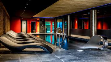 2 indoor pools, pool loungers