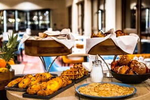 Desayuno bufé gratuito y diario