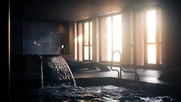 Sauna, hot tub, steam room