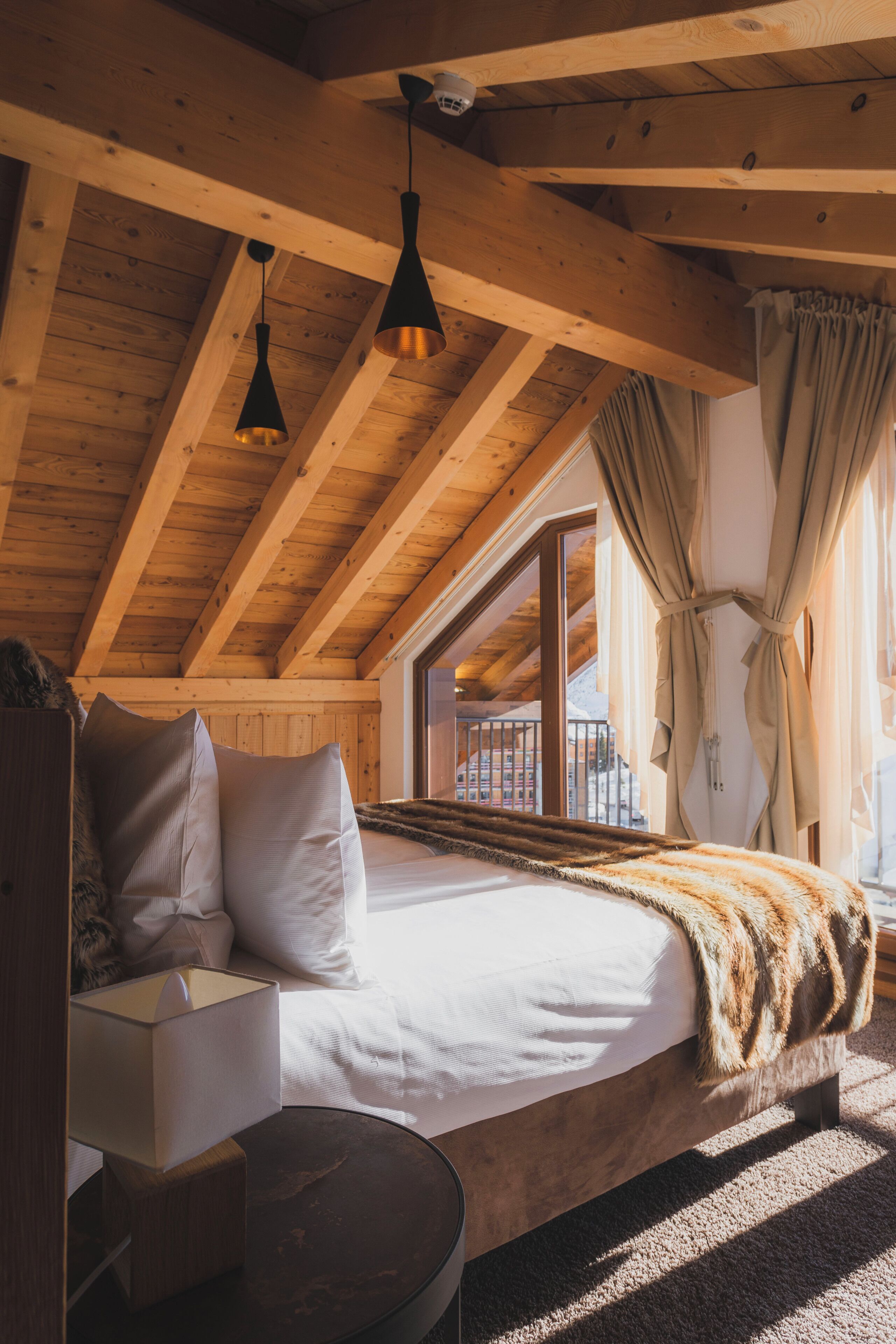 Suite superior | Ropa de cama de alta calidad, minibar, caja fuerte y escritorio