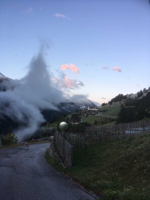 Luokittelematon kuva, 4 kautta 32, painike