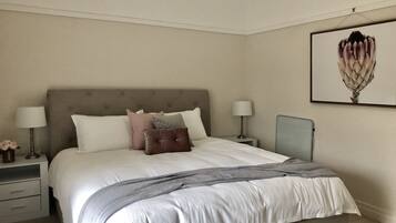 House, 3 Bedrooms | 3 bedrooms, cots/infant beds, bed sheets