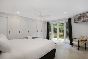 บ้านพัก, 3 ห้องนอน | 3 ห้องนอน, เปล/เตียงเด็กอ่อน, ผ้าปูที่นอน