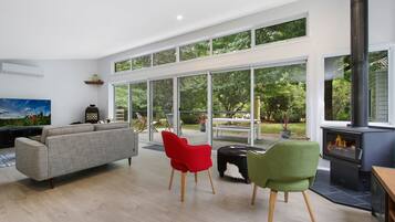 House, 3 Bedrooms | Living area | Flat-screen TV, fireplace, DVD player