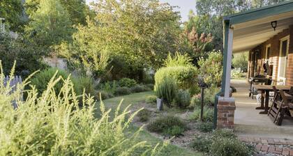 Monty's On Lumley Drive