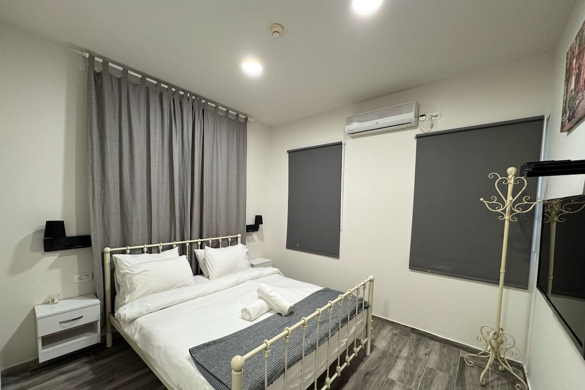 6 chambres, coffres-forts dans les chambres, fer et planche Ă repasser