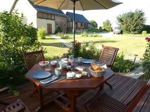 Free daily local cuisine breakfast