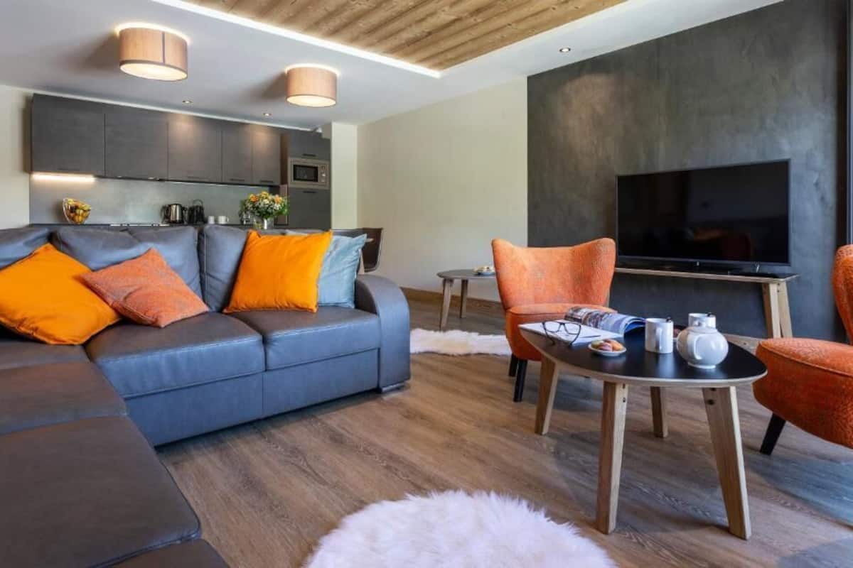 Appartement 3 chambres + Cabine | Living area | Flat-screen TV