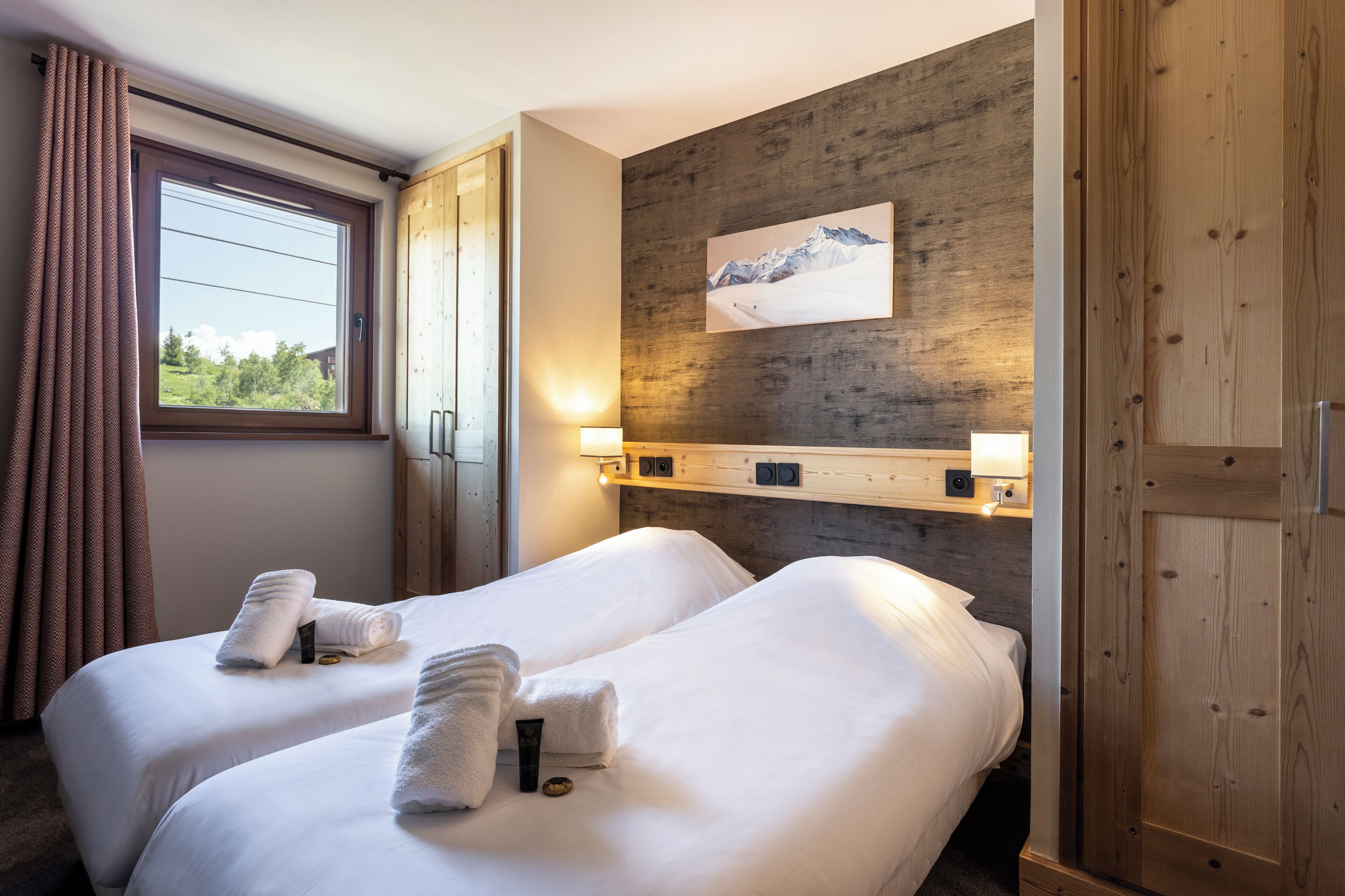 Premium bedding, in-room safe, blackout curtains, free WiFi