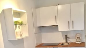 Apartment, Balcony | Private kitchen - Friesenhof FeWo 11 (Friedrichskoog)