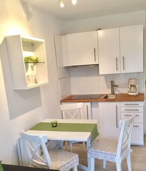 Apartment, Balkon | Eigene Küche | Kühlschrank, Mikrowelle, Herdplatte, Geschirrspüler