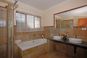 Casa de campo superluxo, 2 quartos | Banheiro | Secador de cabelo, toalhas de banho