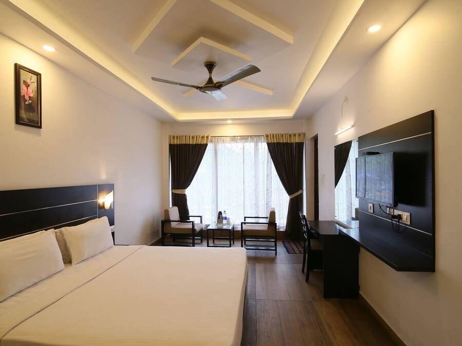 Superior Double Room | Soundproofing, WiFi, bed sheets