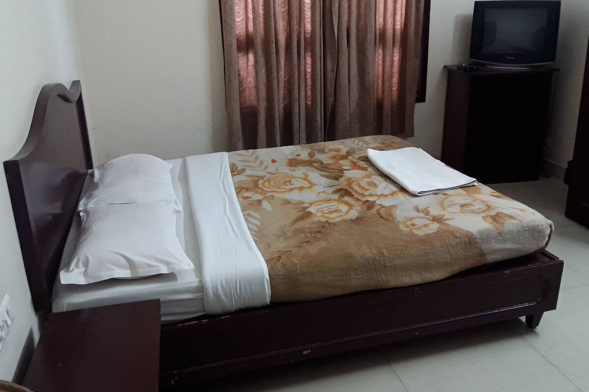 Standard Room | Soundproofing, WiFi, bed sheets