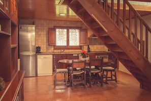 單棟房屋 | 私人廚房 | 大型雪櫃/冰箱、微波爐、焗爐、爐具