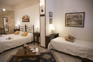 Standard Quadruple Room, Ensuite - B&B Al Centro Storico (Nicolosi)