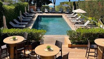 Piscine extérieure (ouverte en saison)