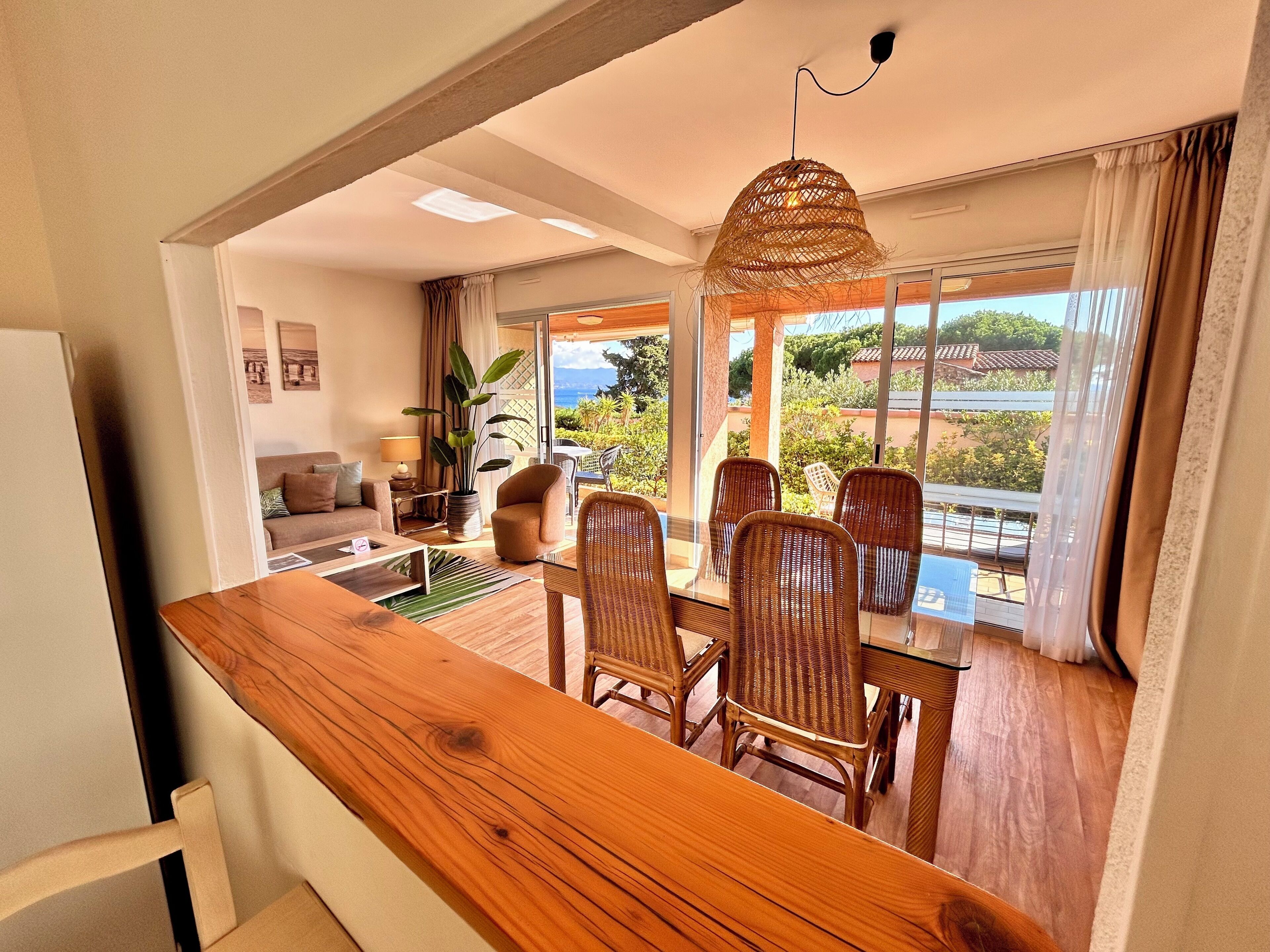 Comfort Apartment, 1 Bedroom, Terrace, Garden View | Dining room