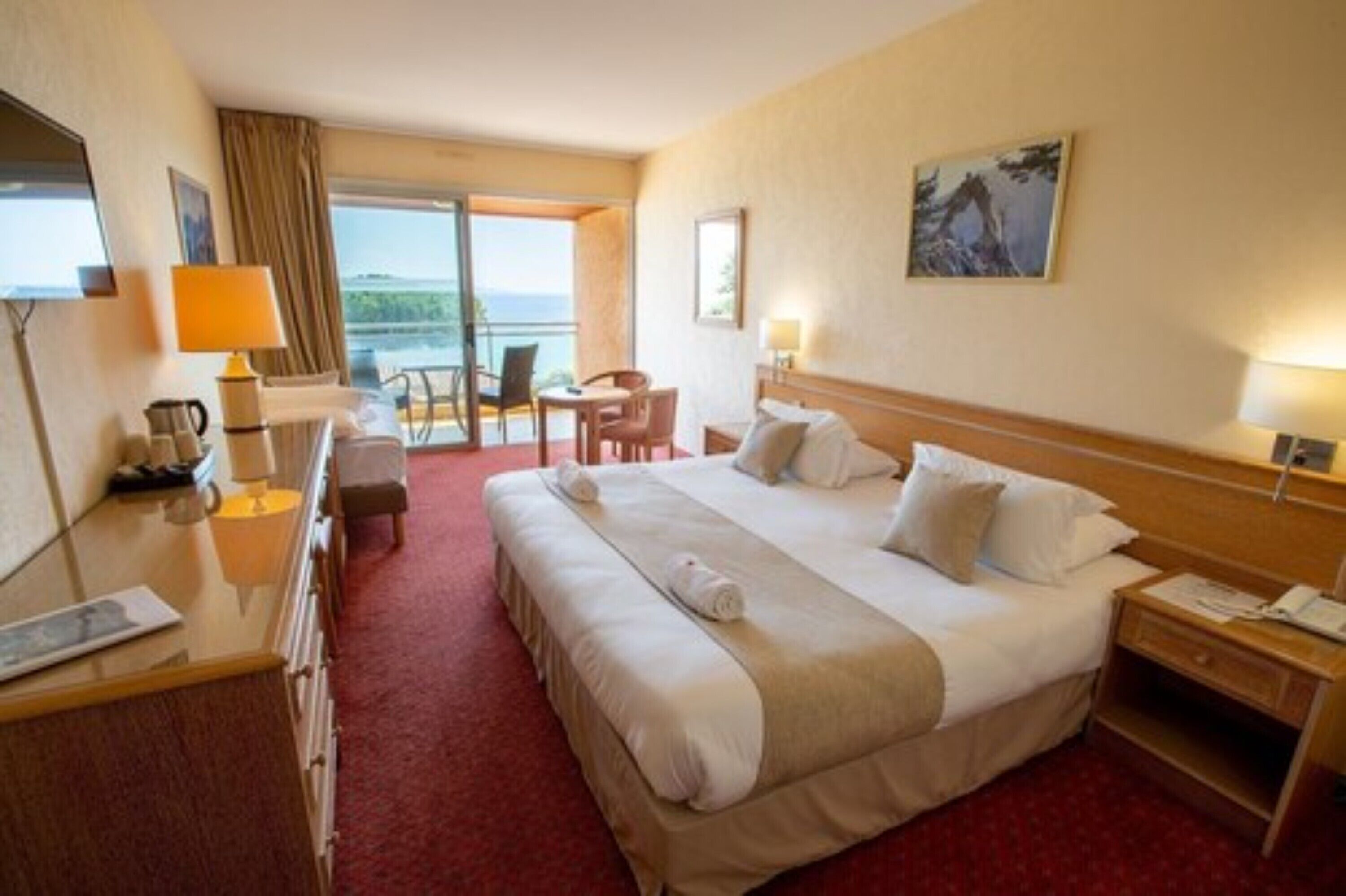 superior room, balcony, sea view | 1 bedroom, premium bedding, in-room safe, blackout curtains