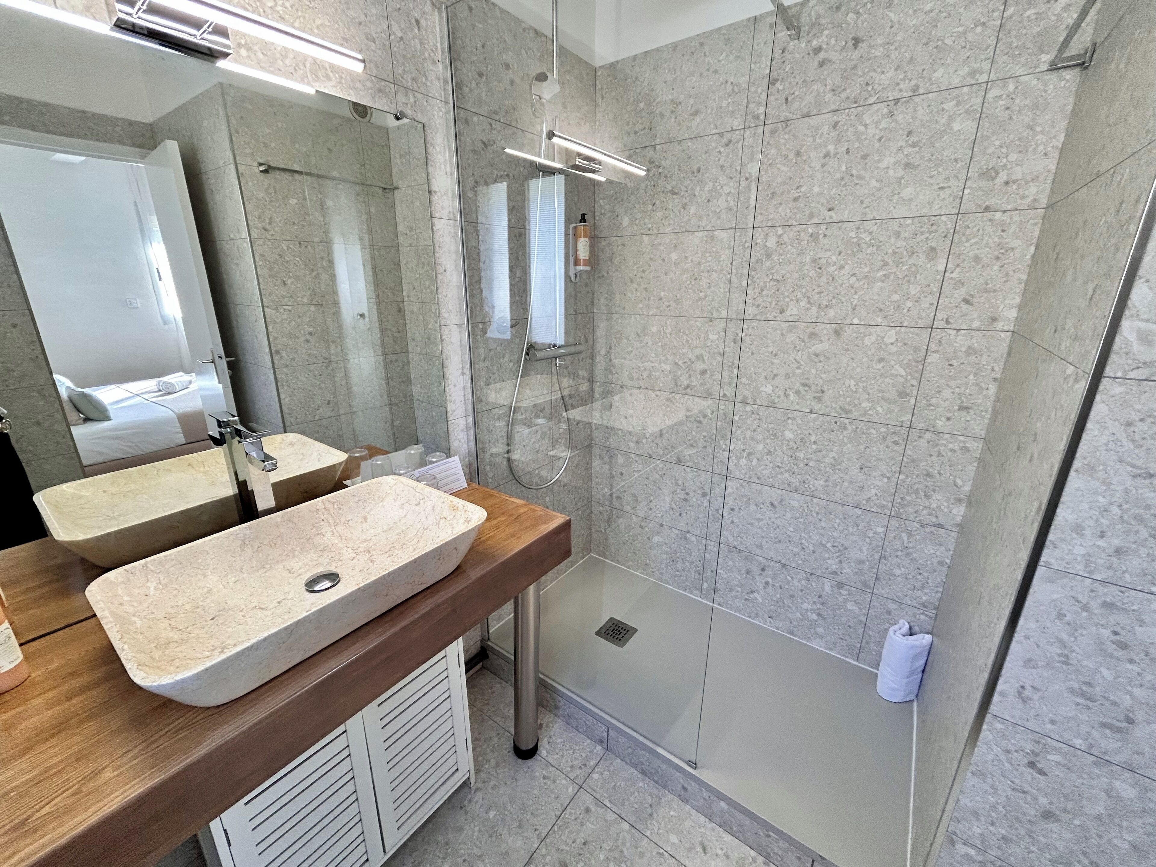 Photo - Hôtel La Pinède