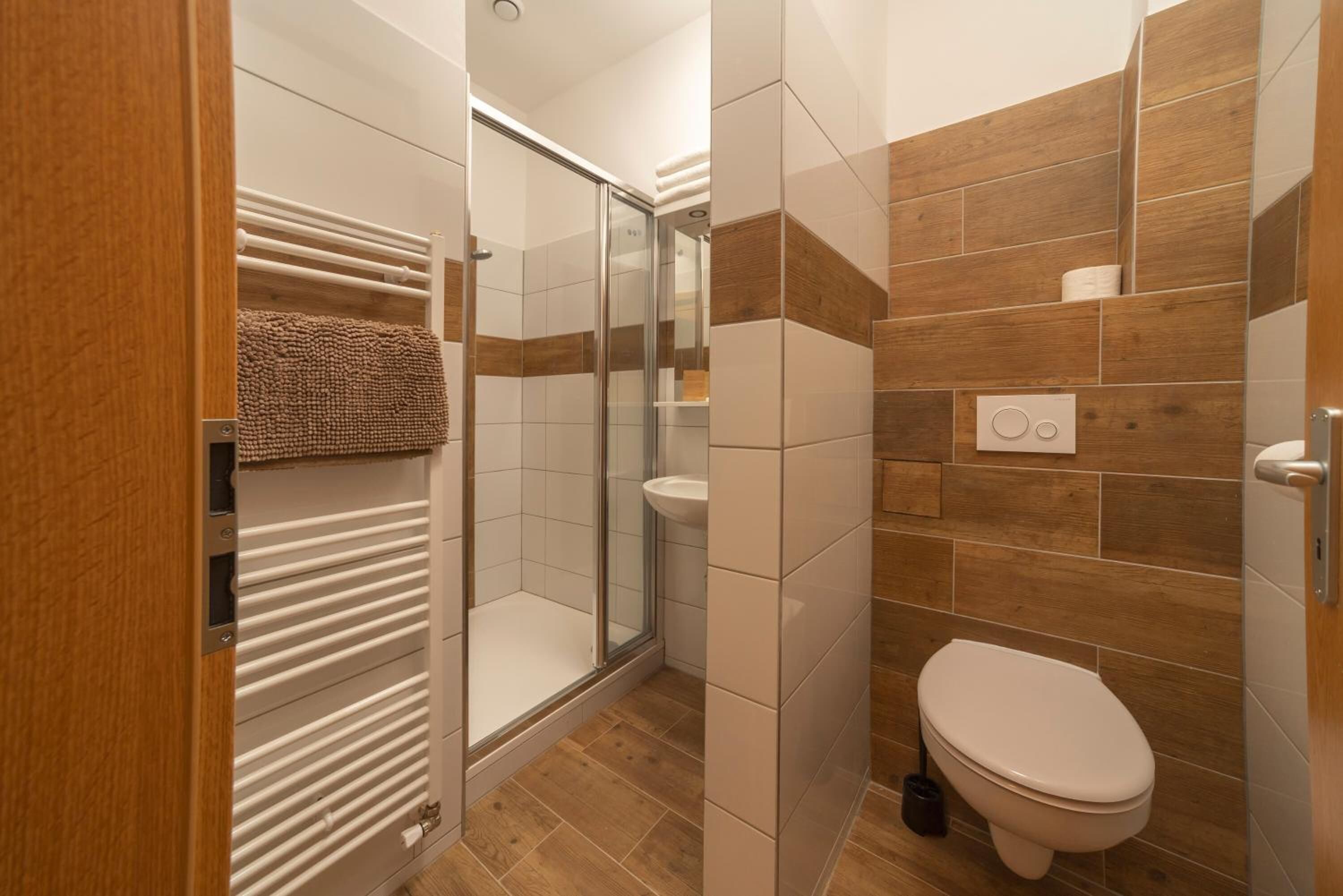 Shower, free toiletries, hair dryer, towels