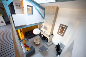 TV, books - House La Rochelle near the Vieux Port for 6 to 9 people, overlooking the canal (La Rochelle)