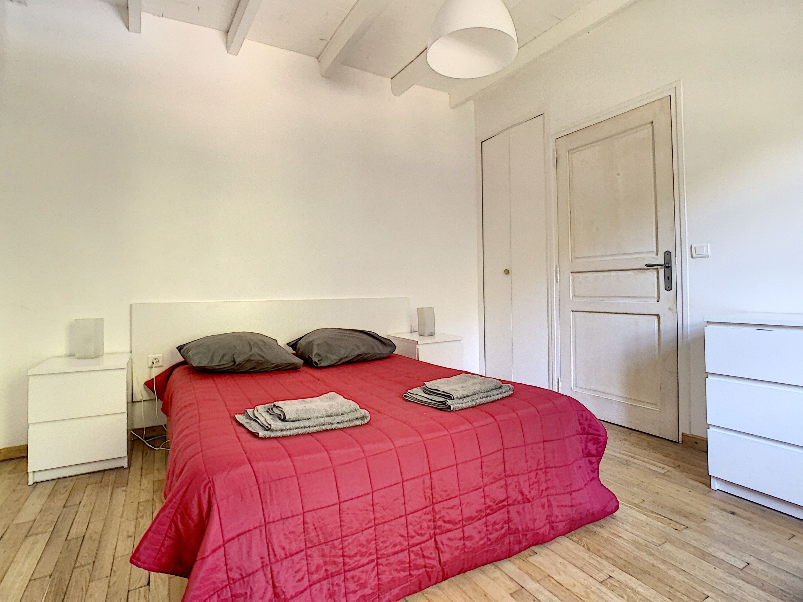 Terrasse barbecue - plancha - piscine chauffée - bord rivière - Cevennes