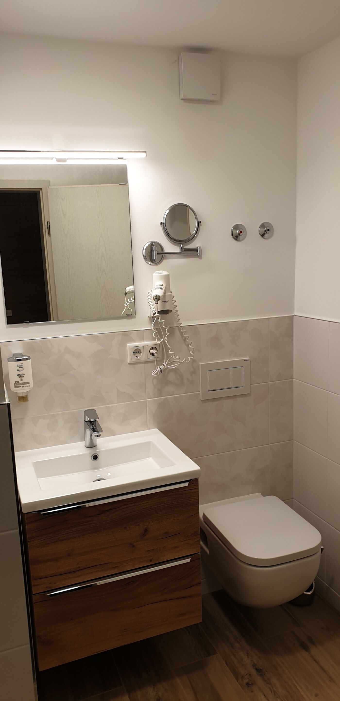 deluxe double room, ensuite | room amenity