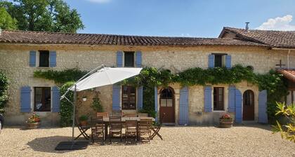 Gorgeous 16th Century Farmhouse - private swimming pool - stunning views