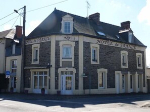 Exterior - HOTEL DE FRANCE (Pontorson)