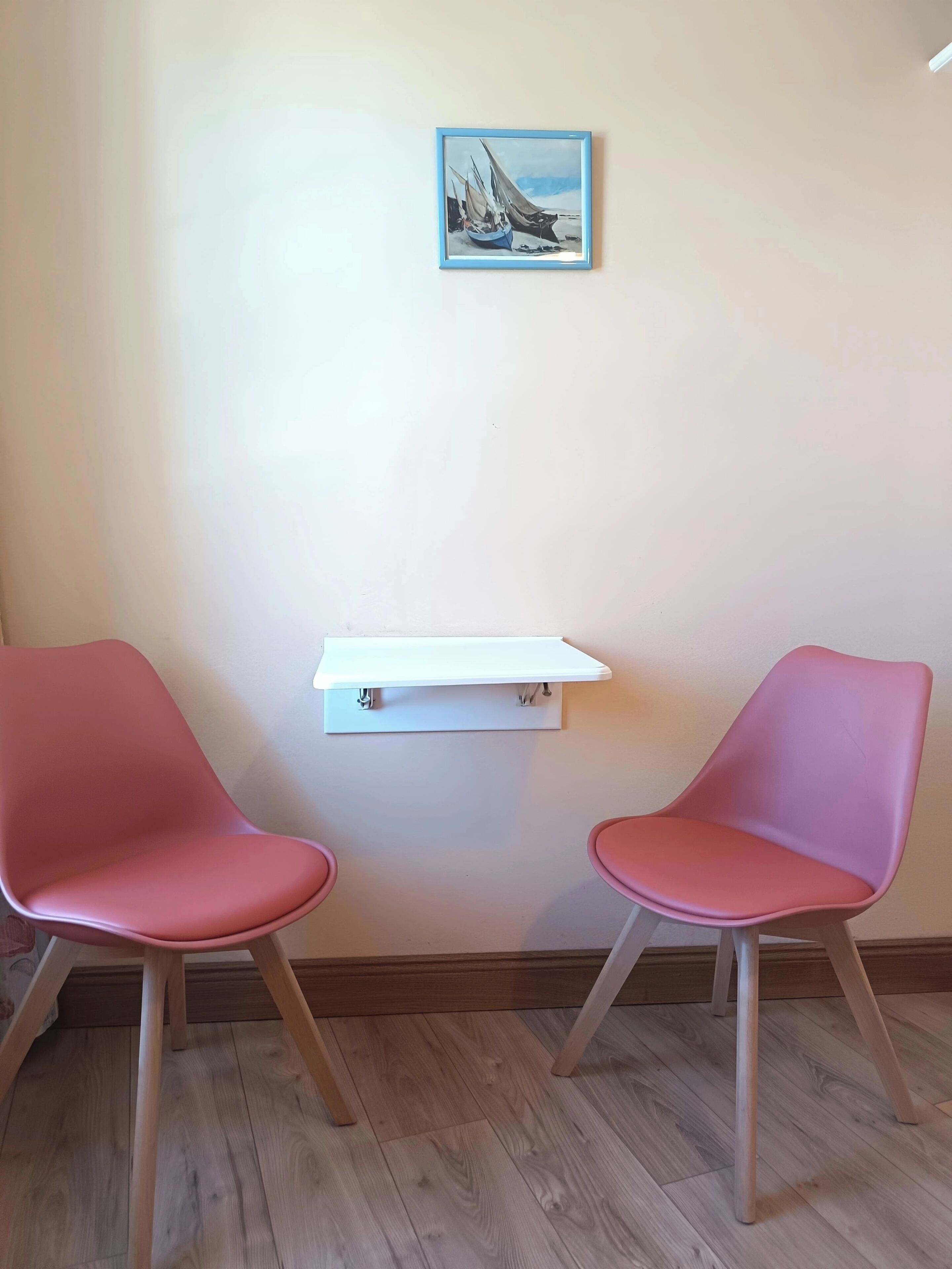 Basic Double Room | Individually decorated, individually furnished, blackout drapes