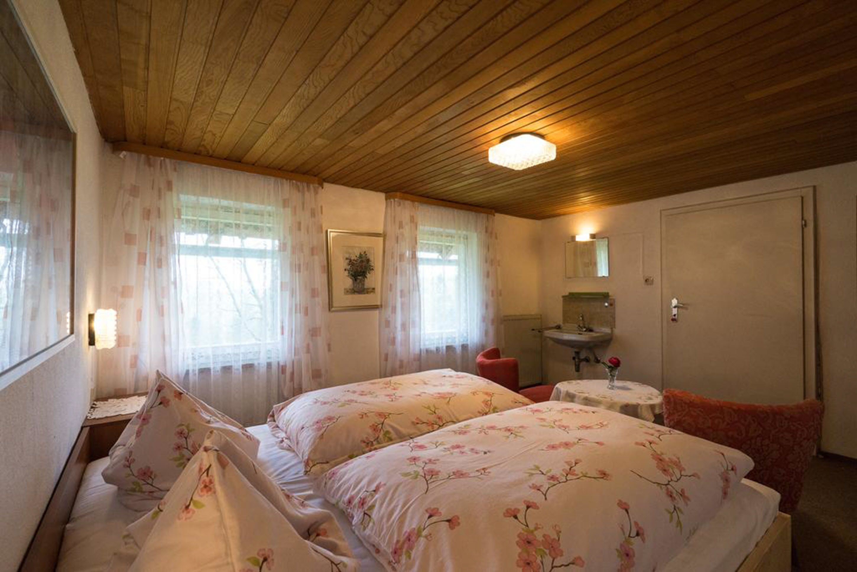 บ้านพัก, 4 ห้องนอน, ห้องน้ำรวม | 4 ห้องนอน, Wi-Fi ฟรี