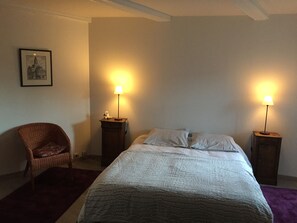 2 bedrooms, iron/ironing board, free WiFi - Charming gite with character (Besse-Et-Saint-Anastaise)