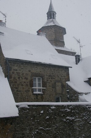Exterior - Charming gite with character (Besse-Et-Saint-Anastaise)