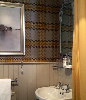 King Double | Bathroom